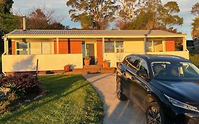Rotorua Lakes Cottage